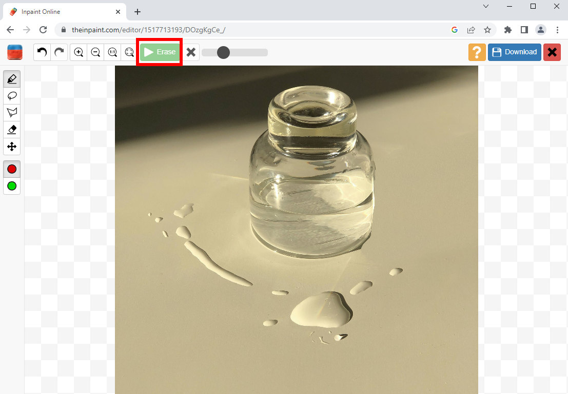 Результат обработки в Inpaint Online после удаления отмеченного объекта