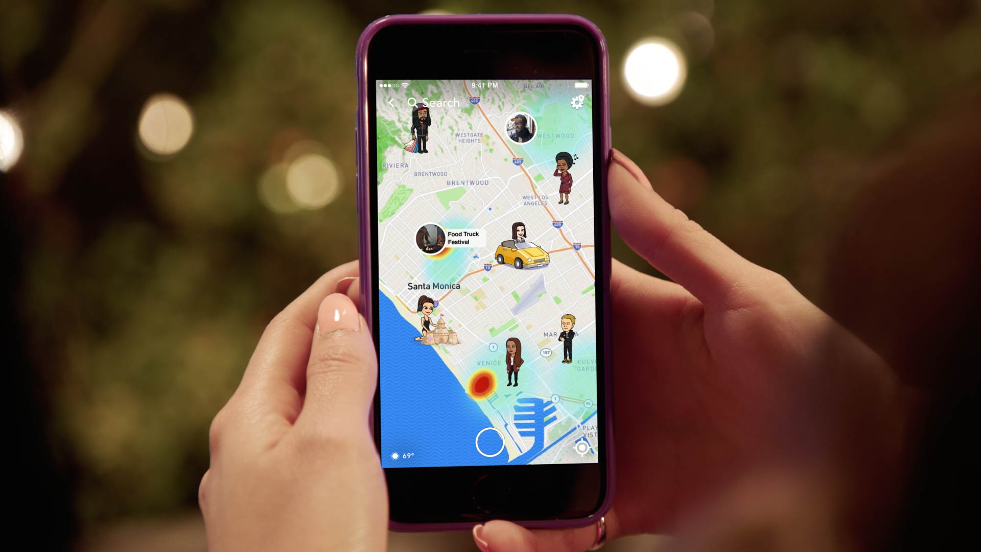 Интерфейс Snap Map с картой и Bitmoji