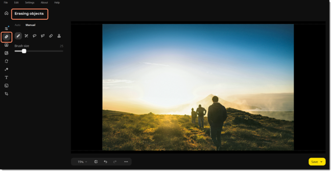 Интерфейс Movavi Photo Editor 24 с инструментом удаления объектов