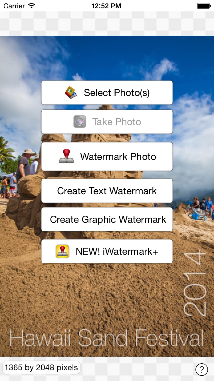 Главный экран iWatermark с выбором фотографии и созданием водяного знака