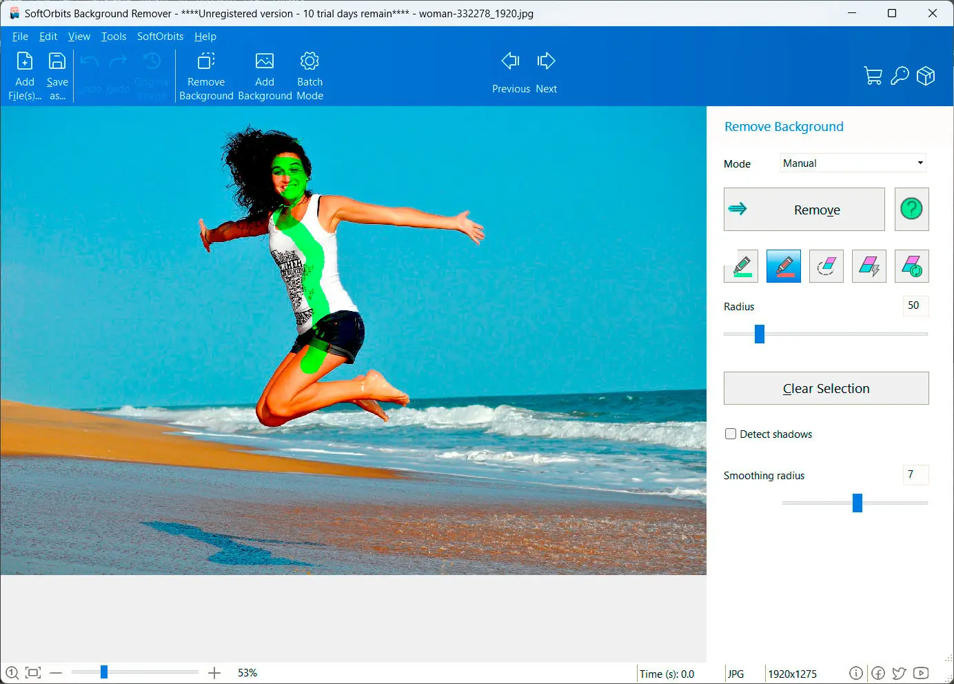 Ручной режим Photo Background Remover с зеленой разметкой переднего плана и настройками Radius и Smoothing radius