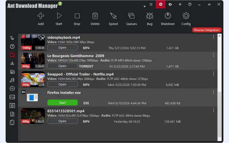 Главное окно Ant Download Manager со списком загрузок и верхней панелью управления