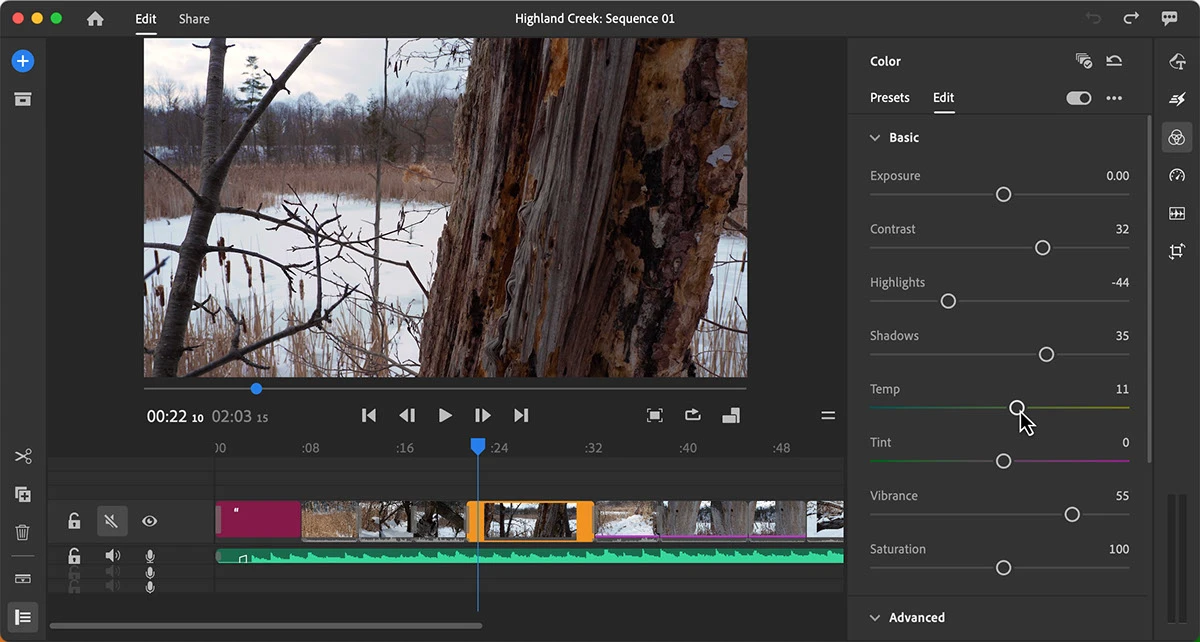 Интерфейс Adobe Premiere Rush с многодорожечной временной шкалой