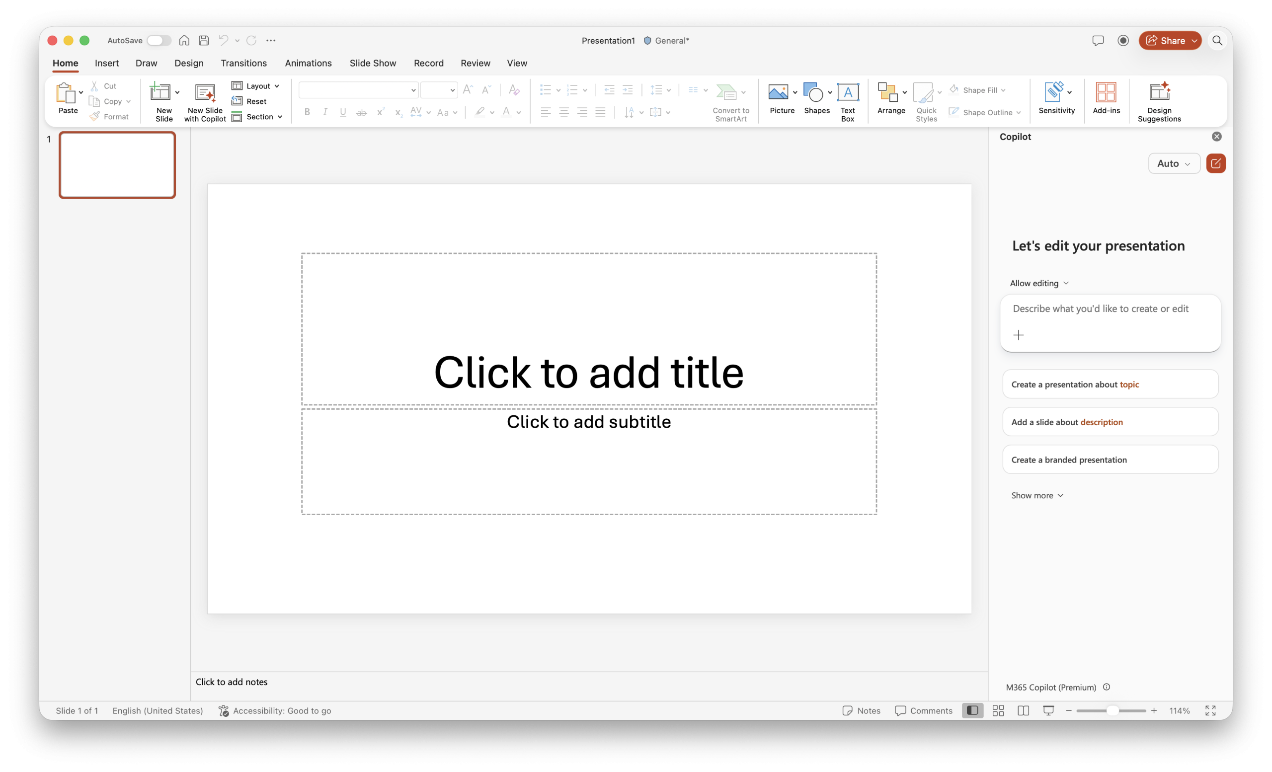 Окно PowerPoint с открытой панелью Copilot справа
