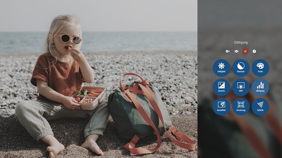 Панель коррекции изображения MAGIX Photostory deluxe с настройками яркости, контраста, цвета и насыщенности