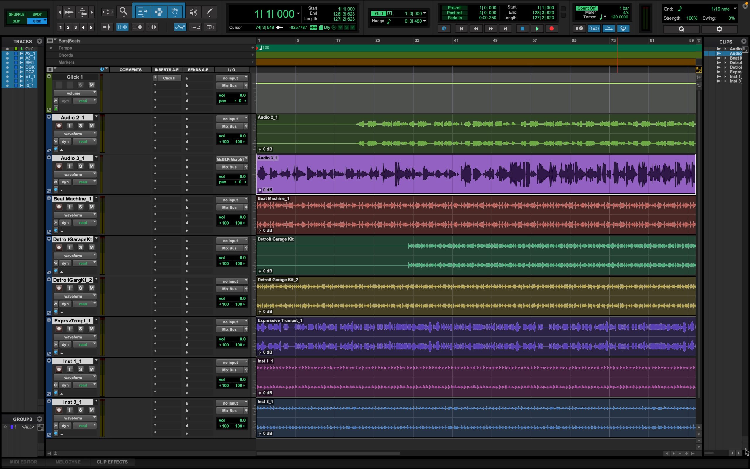 Интерфейс Pro Tools с многодорожечной аудиосессией