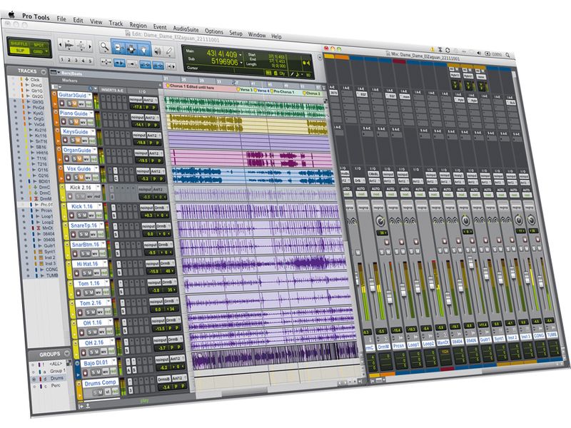 Окно Pro Tools с многодорожечной записью, волновыми формами и микшером