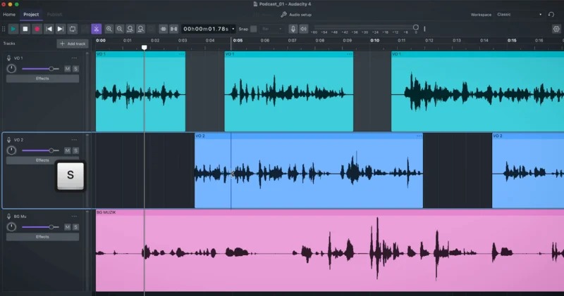 Многодорожечный проект Audacity с несколькими аудиоклипами на временной шкале