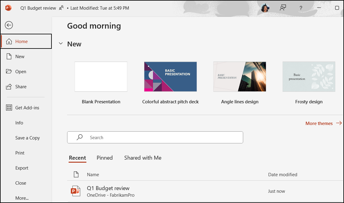 Экран создания новой презентации PowerPoint с пустой презентацией и шаблонами