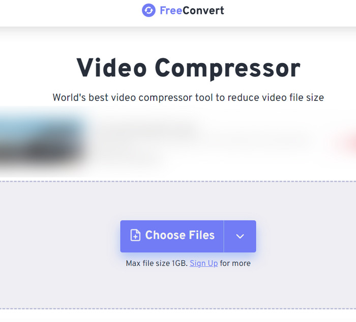Интерфейс FreeConvert Video Compressor с загрузкой файла и настройками сжатия