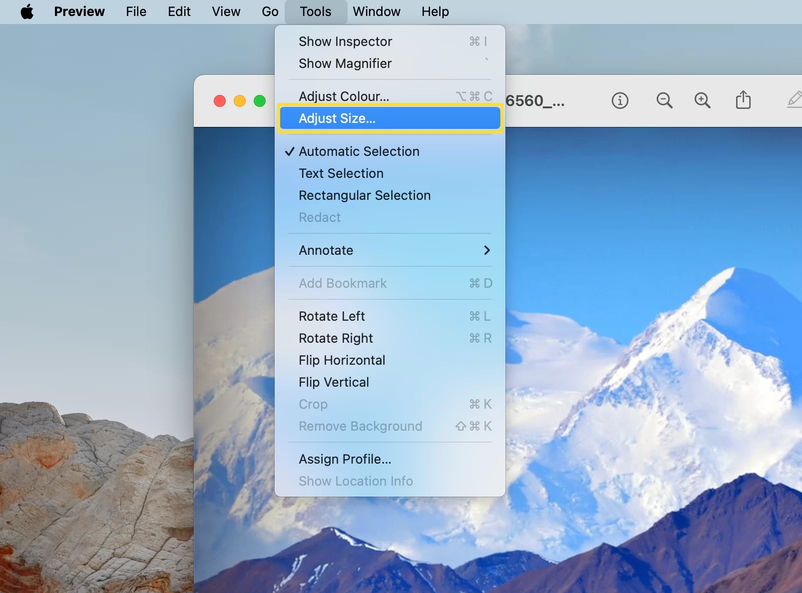 Меню Tools в Preview на macOS с выделенной командой Adjust Size