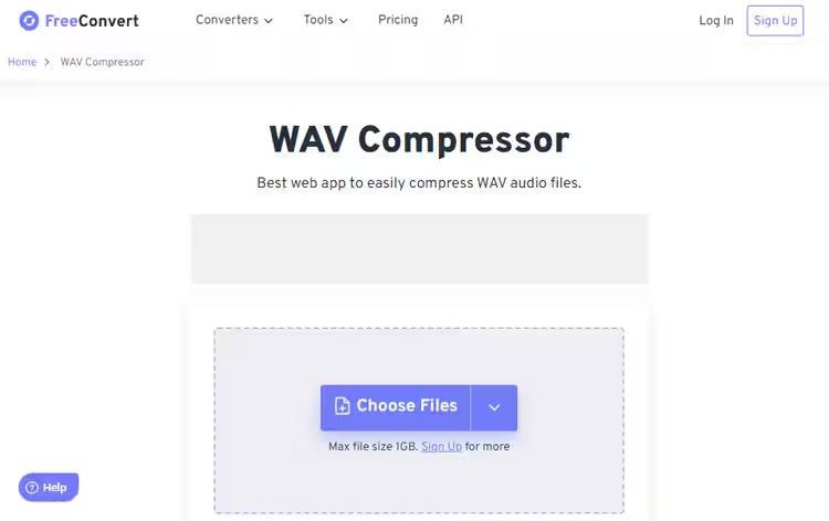 Страница FreeConvert WAV Compressor с кнопкой Choose Files и лимитом 1 ГБ