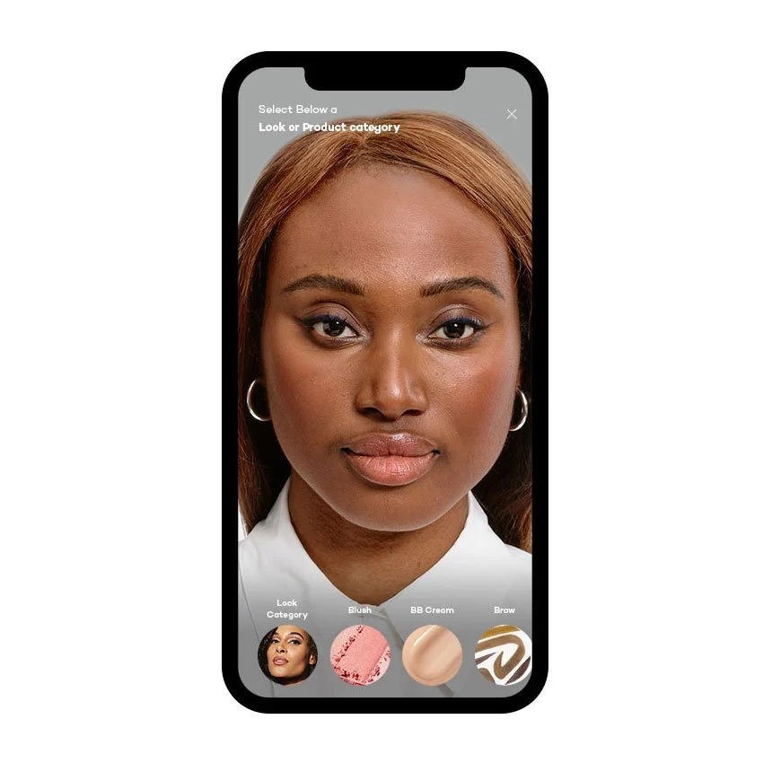 Интерфейс L’Oréal Paris Virtual Makeup Try-On с выбором категории косметики