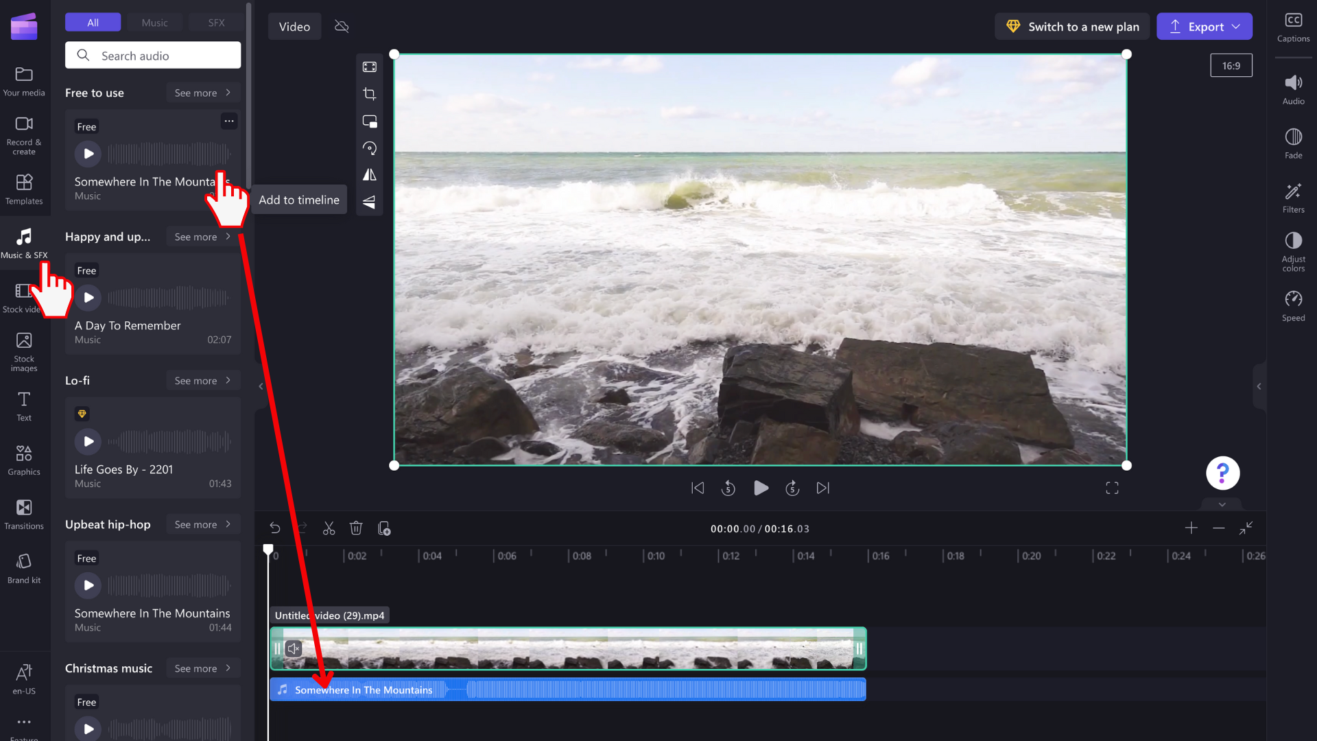 Clipchamp с библиотекой музыки и аудиодорожкой на таймлайне