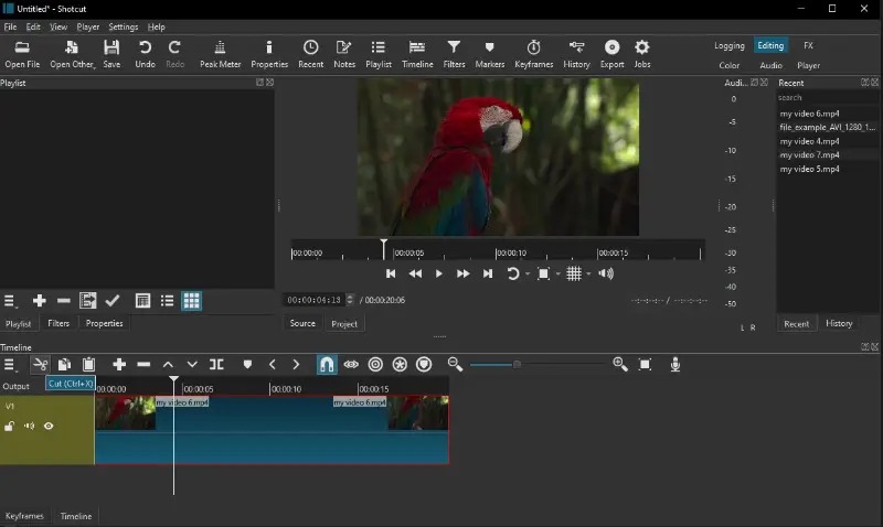 Интерфейс Shotcut с таймлайном и инструментом разрезания клипа