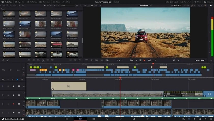 Интерфейс DaVinci Resolve Studio с монтажной шкалой, медиатекой и окном просмотра