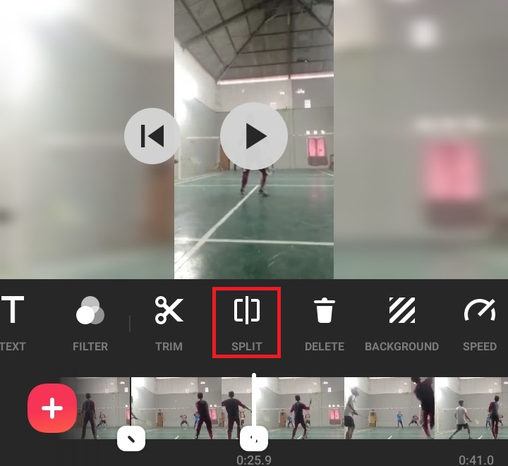 Интерфейс InShot с кнопкой Split и клипом на мобильном таймлайне