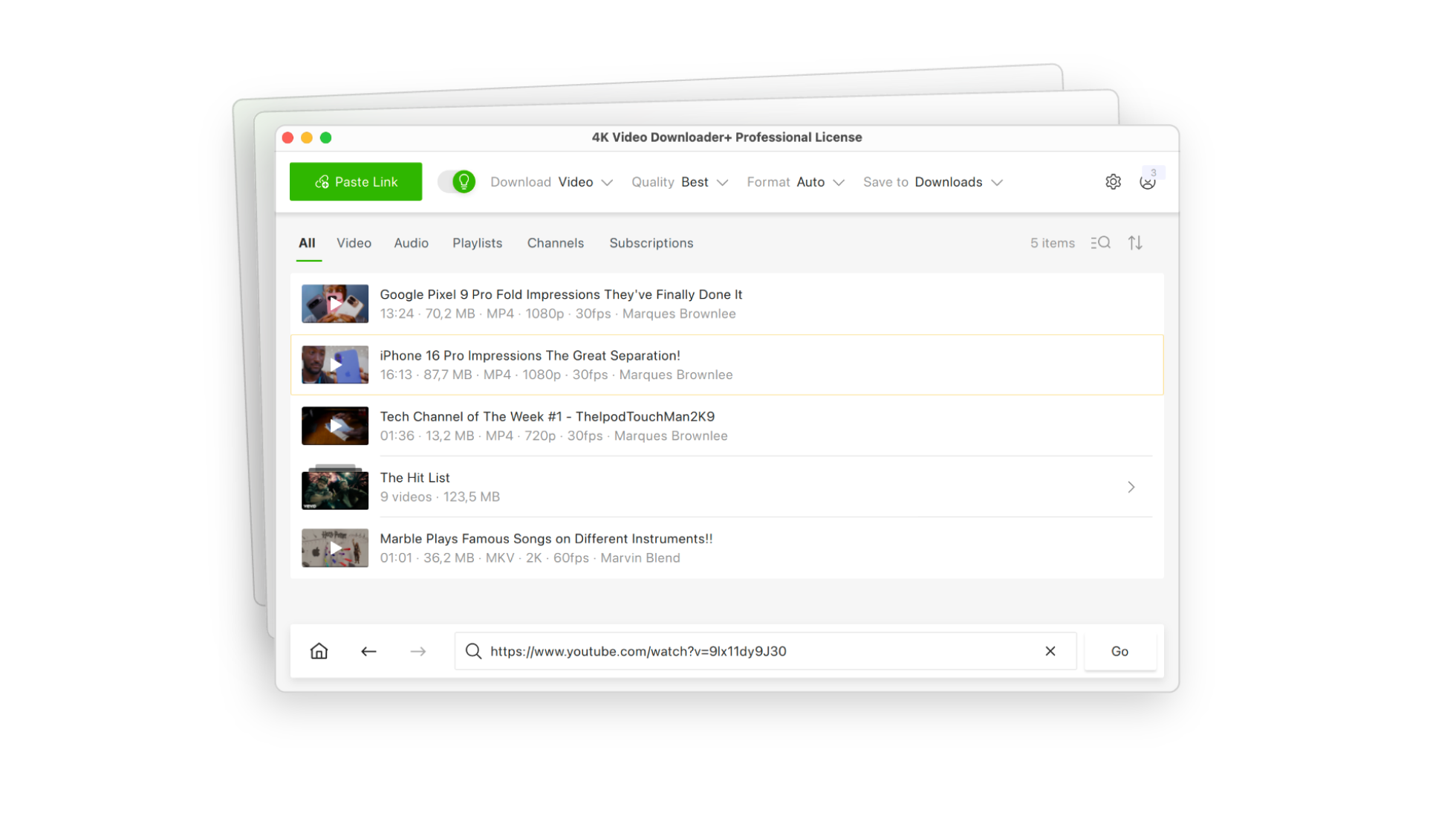 Интерфейс 4K Video Downloader Plus со списком загрузок и встроенной строкой ссылки