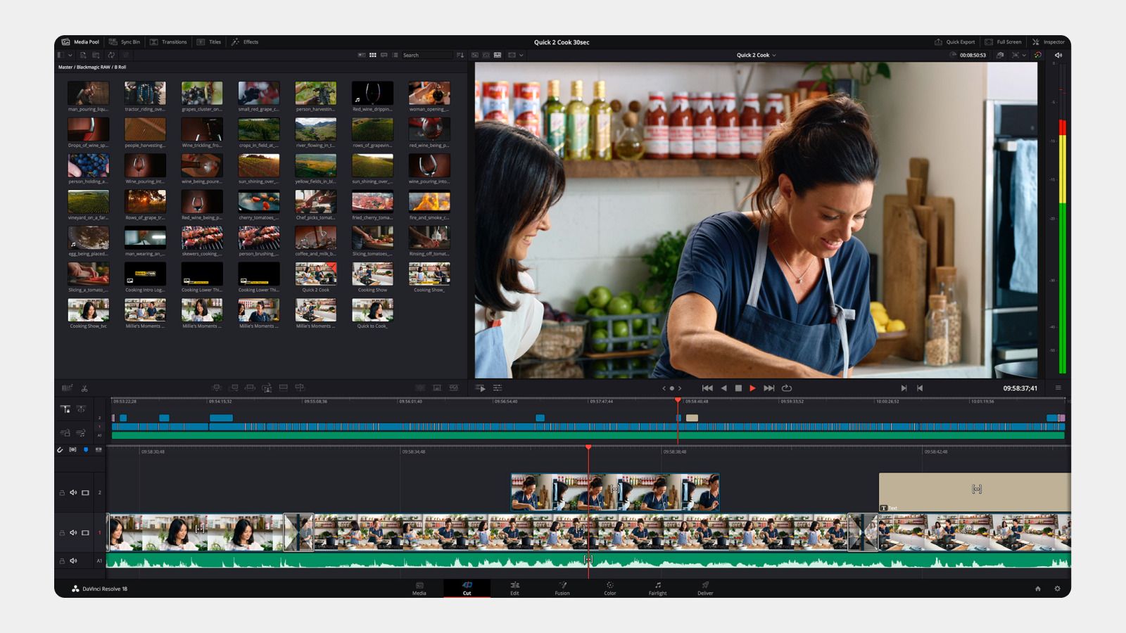 Интерфейс DaVinci Resolve с медиапулом, предпросмотром и таймлайном