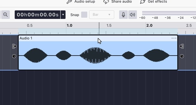 Выбранный клип Audacity 4 с ручками подрезки по краям