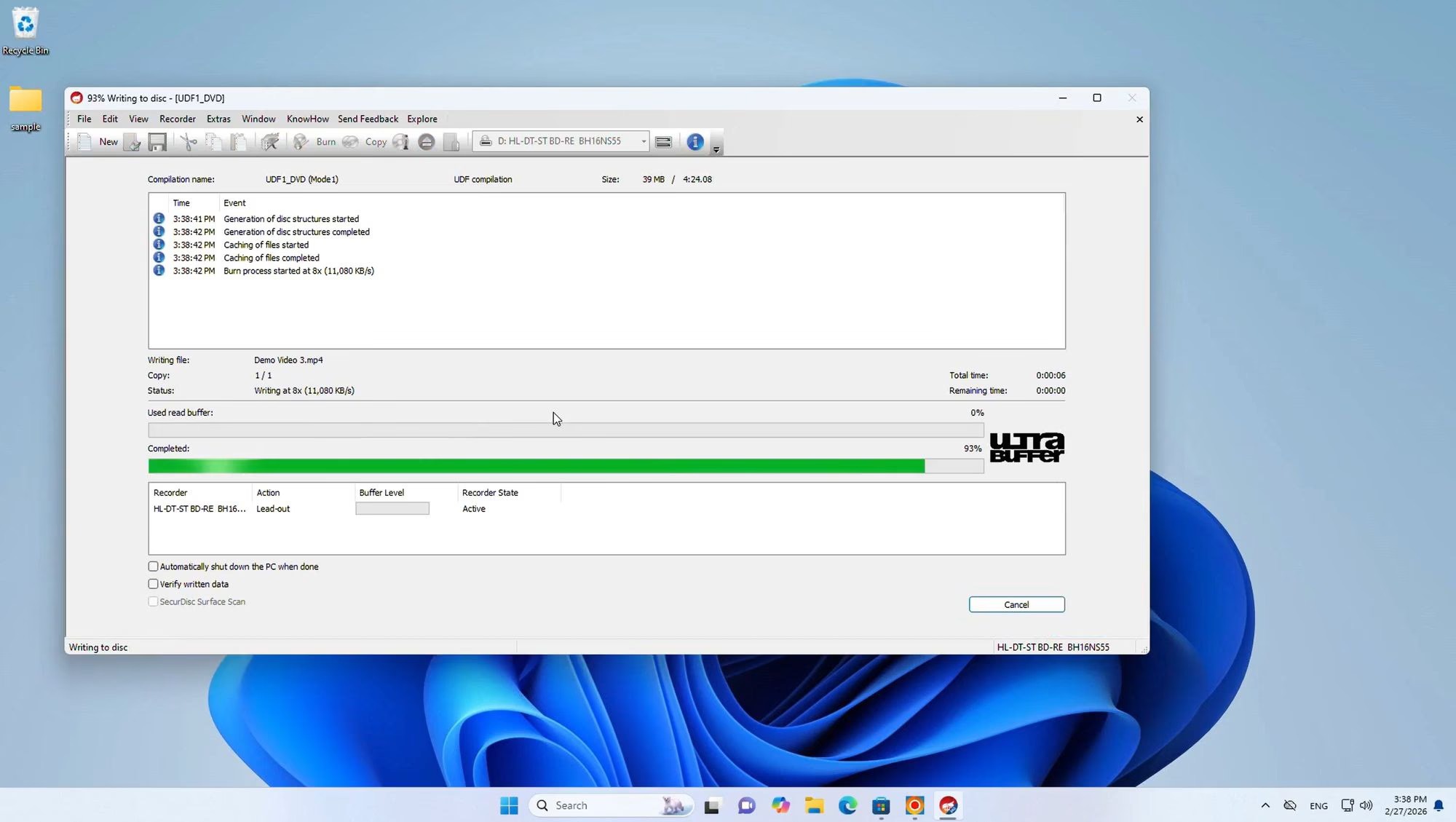 Nero Burning ROM в процессе записи DVD в Windows 11
