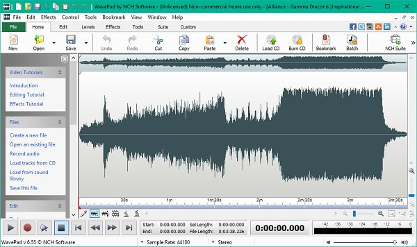 Интерфейс WavePad с формой волны, выделением и панелью аудиоинструментов