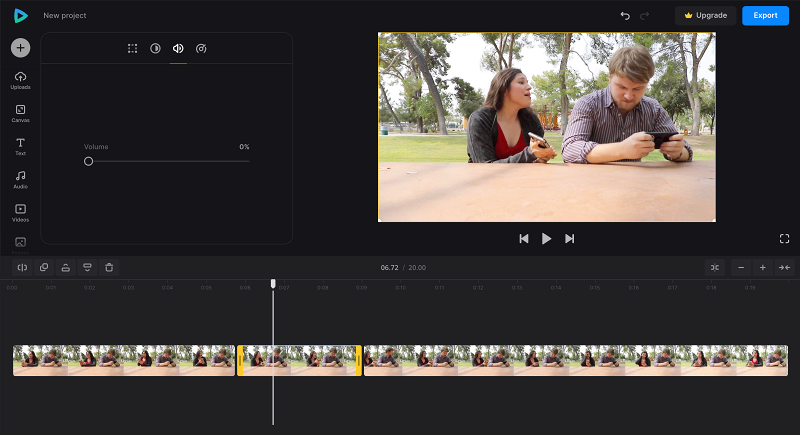 Интерфейс Clideo Video Editor с таймлайном для частичного отключения звука