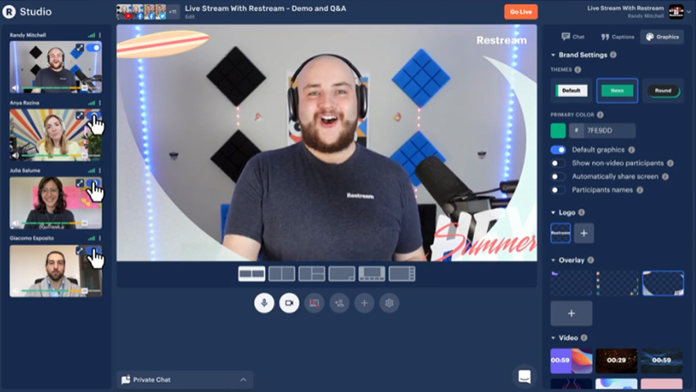 Интерфейс Restream Studio с окном эфира и панелью управления