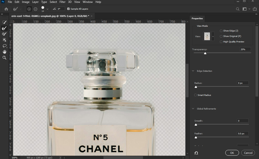 Интерфейс Adobe Photoshop с товаром на прозрачном фоне после удаления заднего плана