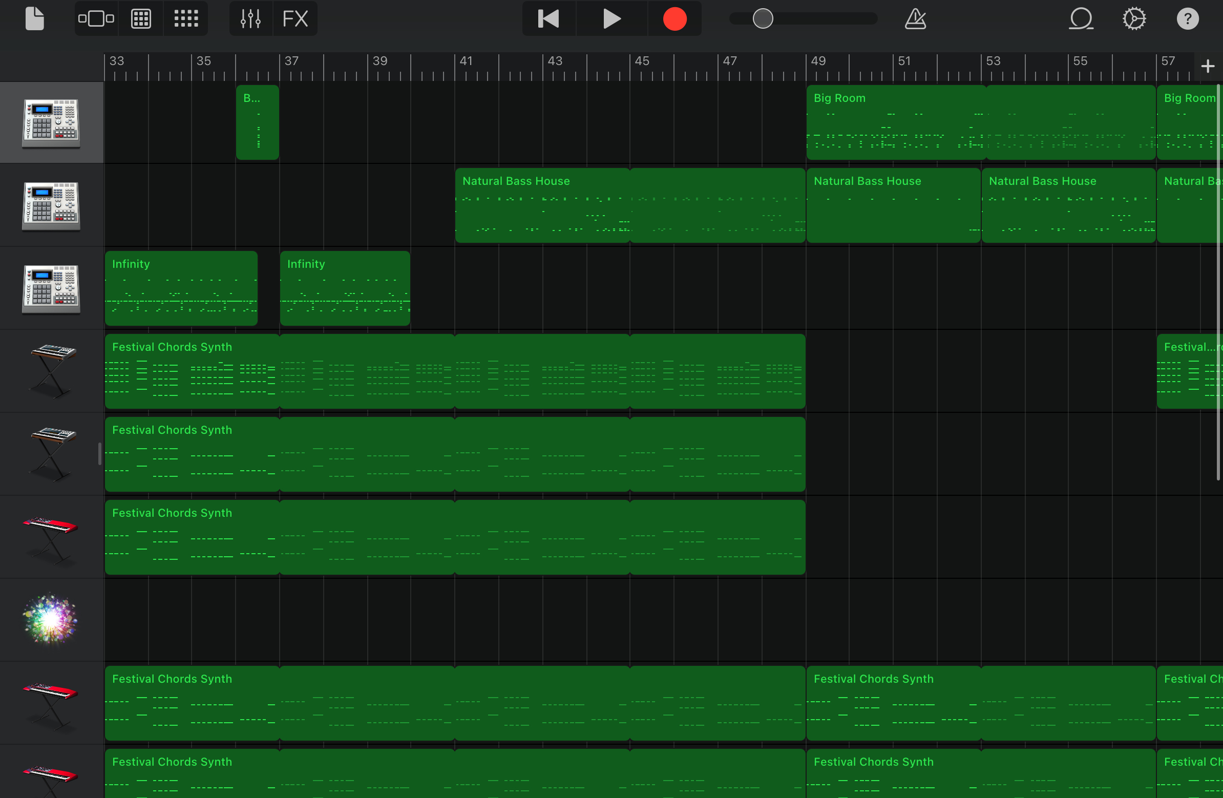 Многодорожечный режим GarageBand с регионами на временной шкале