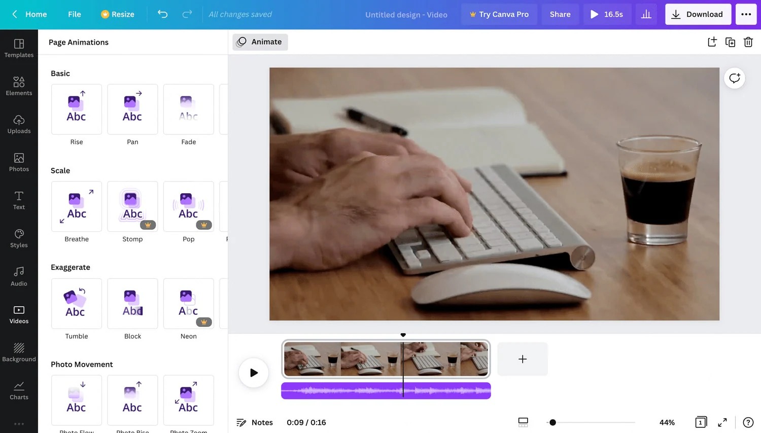 Интерфейс Canva Video Editor с панелью элементов, предпросмотром и видео на шкале времени