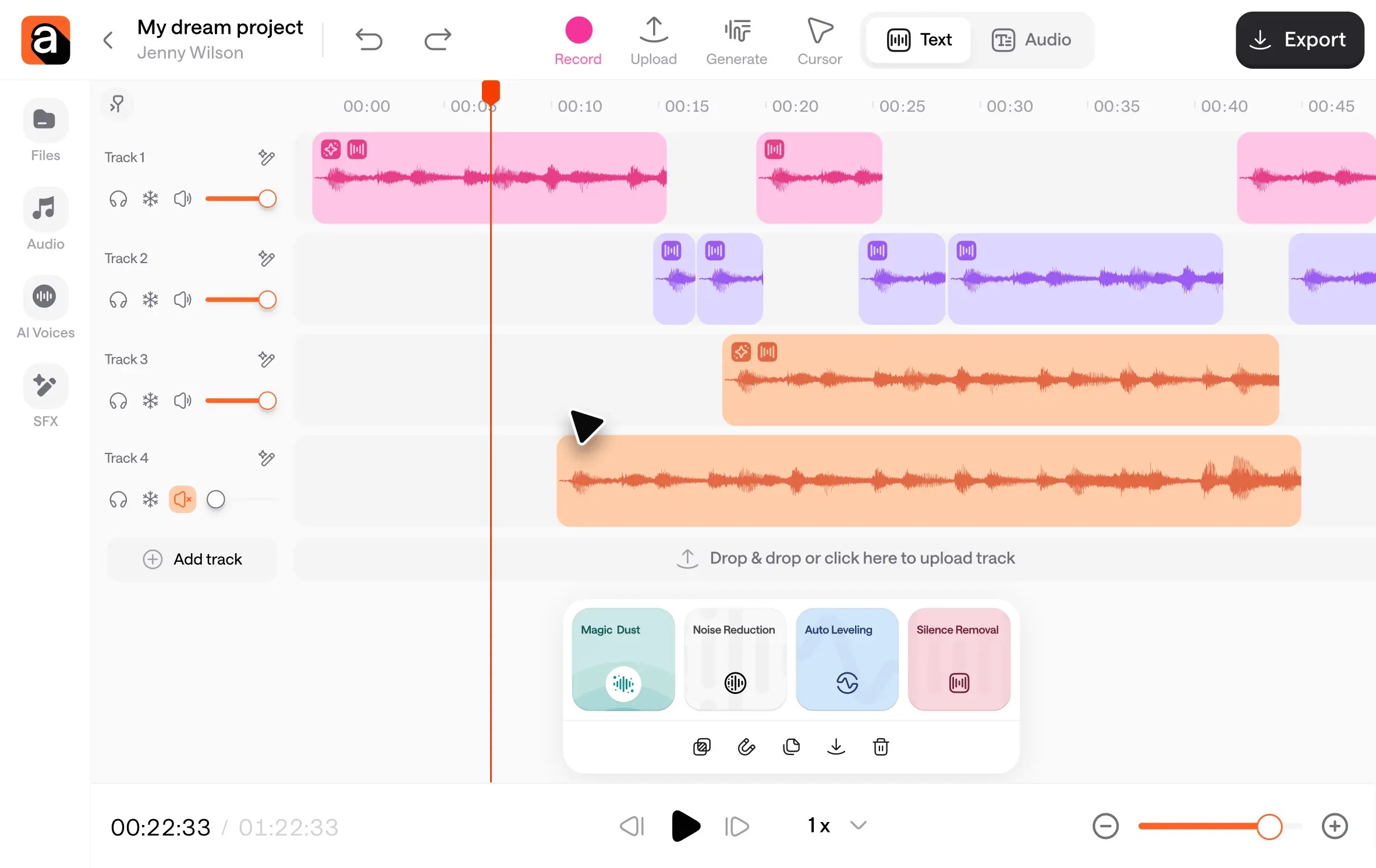 Интерфейс Async Audio Editor с многодорожечной временной шкалой и Magic Dust AI