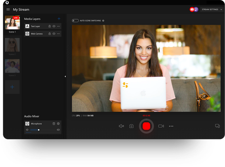 Интерфейс SplitCam со сценой, слоями камеры и кнопкой записи