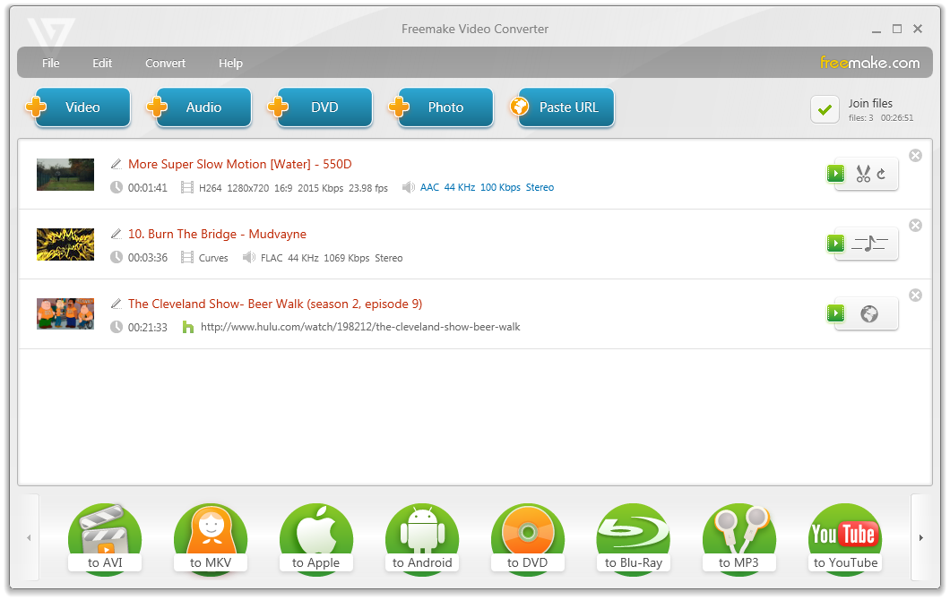 Интерфейс Freemake Video Converter с очередью файлов и кнопками выходных форматов