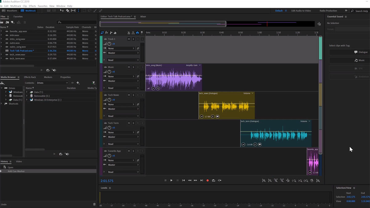 Мультитрековая сессия Adobe Audition с несколькими цветными аудиоклипами на временной шкале