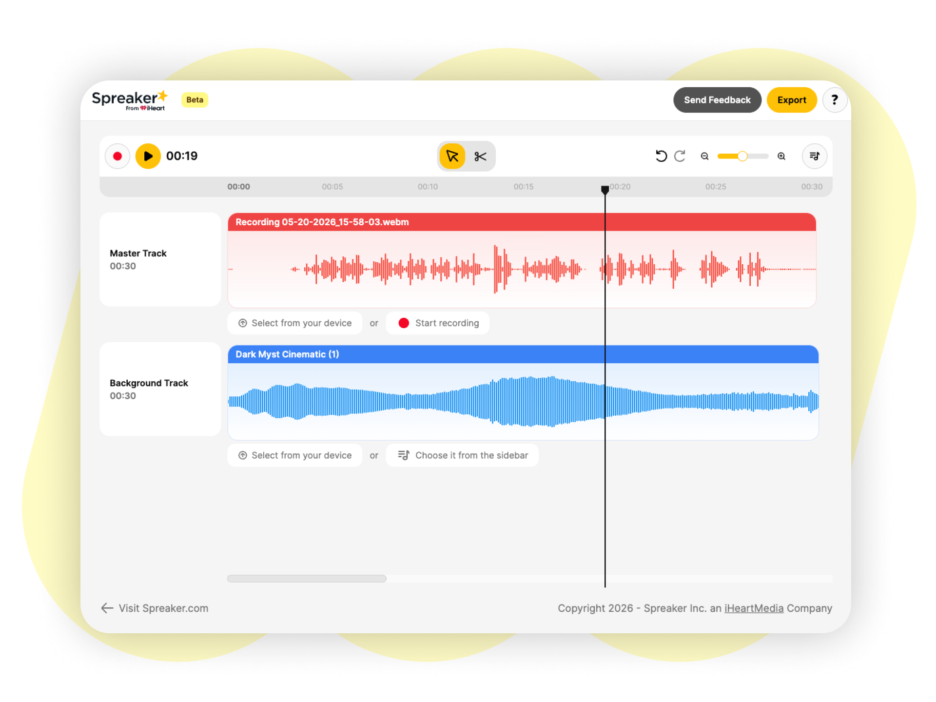 Веб-интерфейс Spreaker Create с дорожкой голоса и фоновой музыкой
