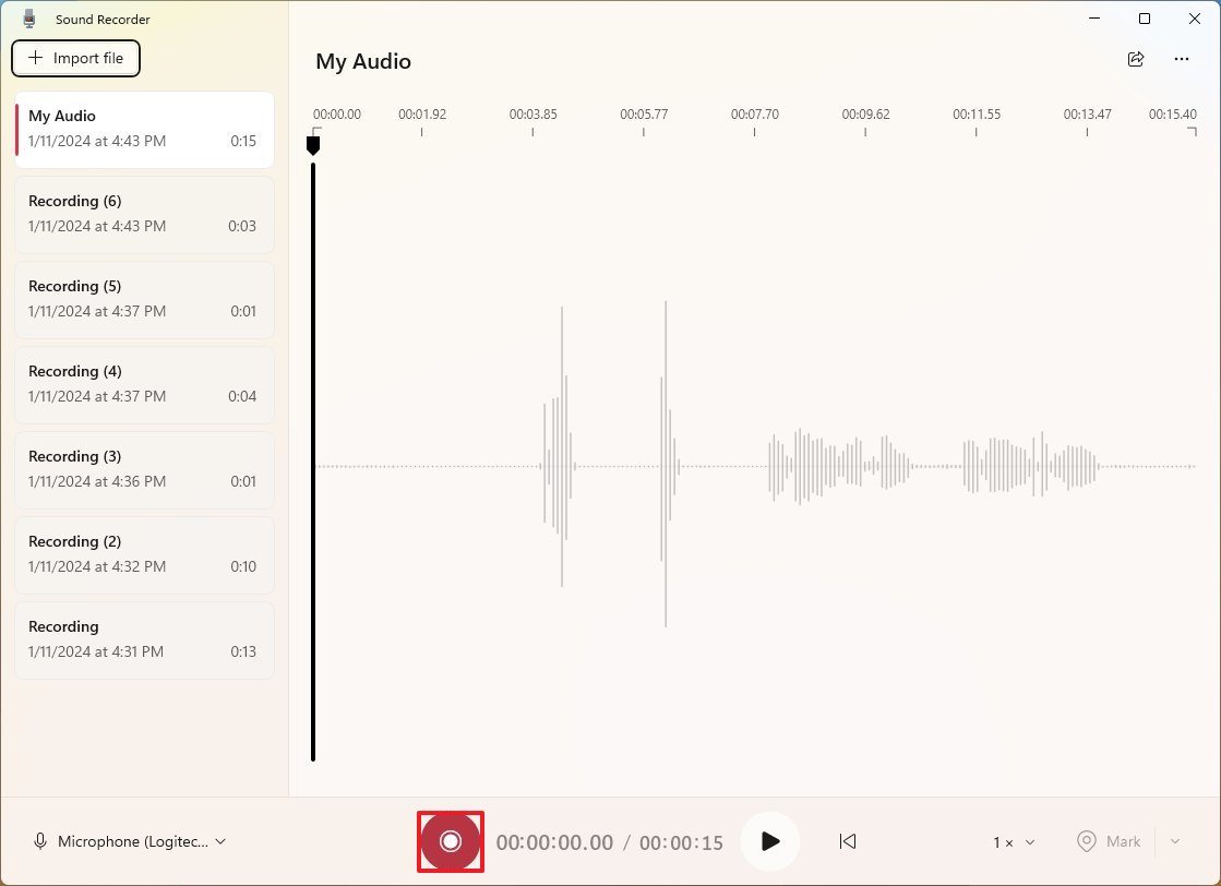 Интерфейс приложения Sound Recorder в Windows 11 со списком записей и звуковой волной