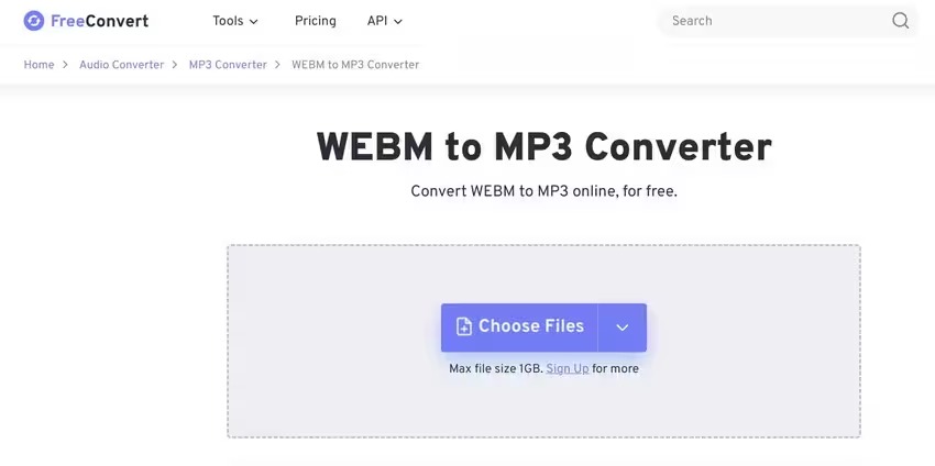Страница FreeConvert WEBM to MP3 с кнопкой Choose Files и лимитом 1 ГБ