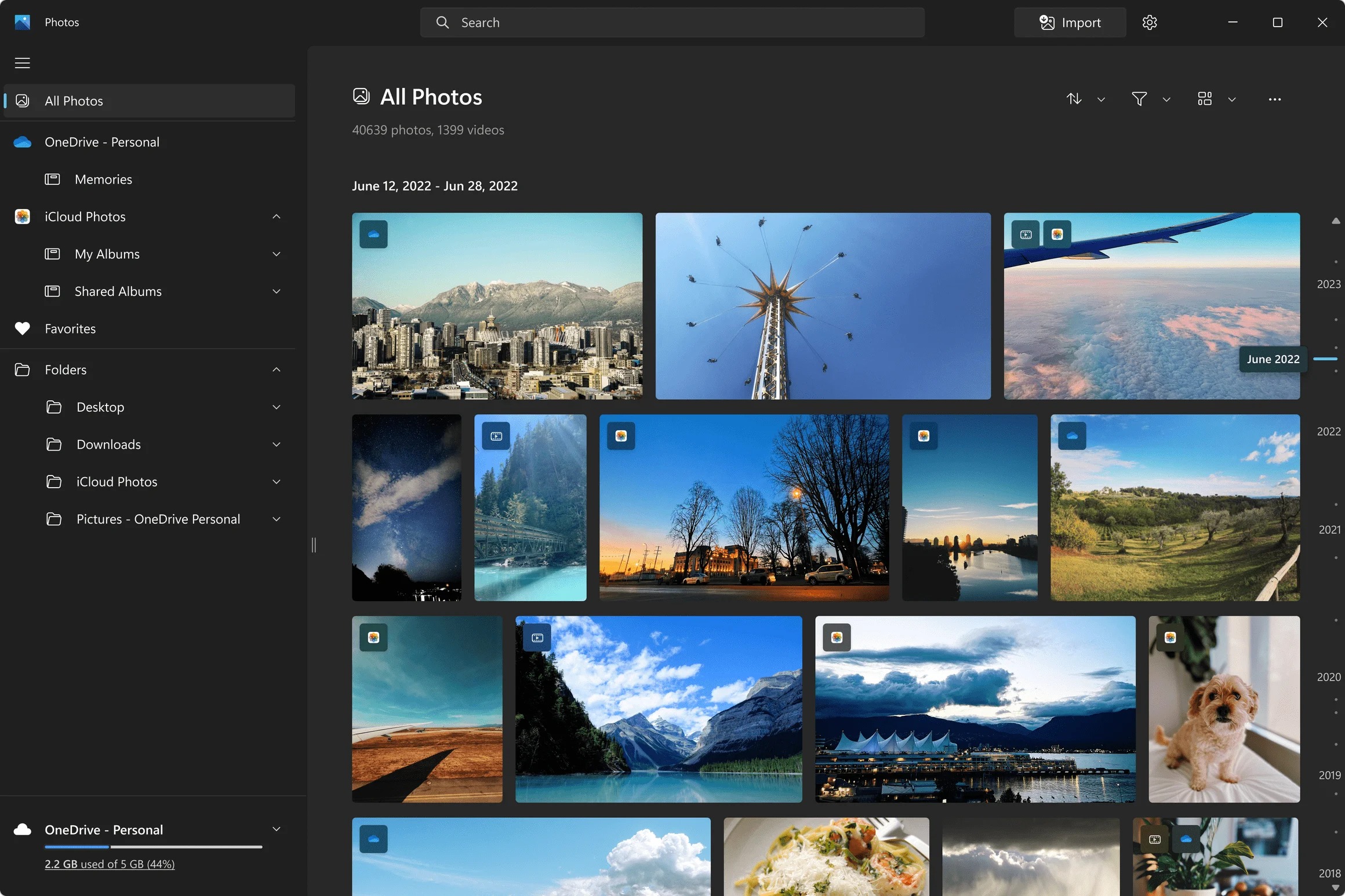 Галерея Microsoft Photos в Windows 11 с сеткой фотографий