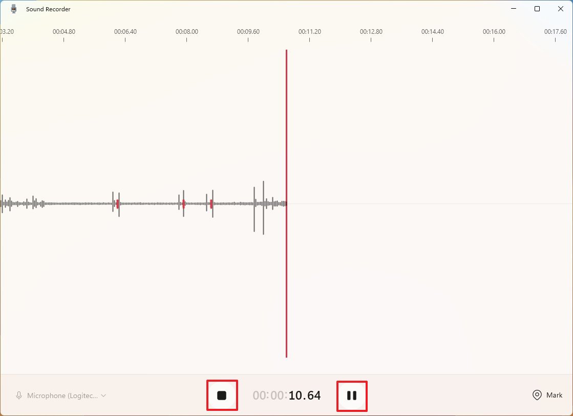 Запись в Sound Recorder Windows 11 с кнопками паузы и остановки