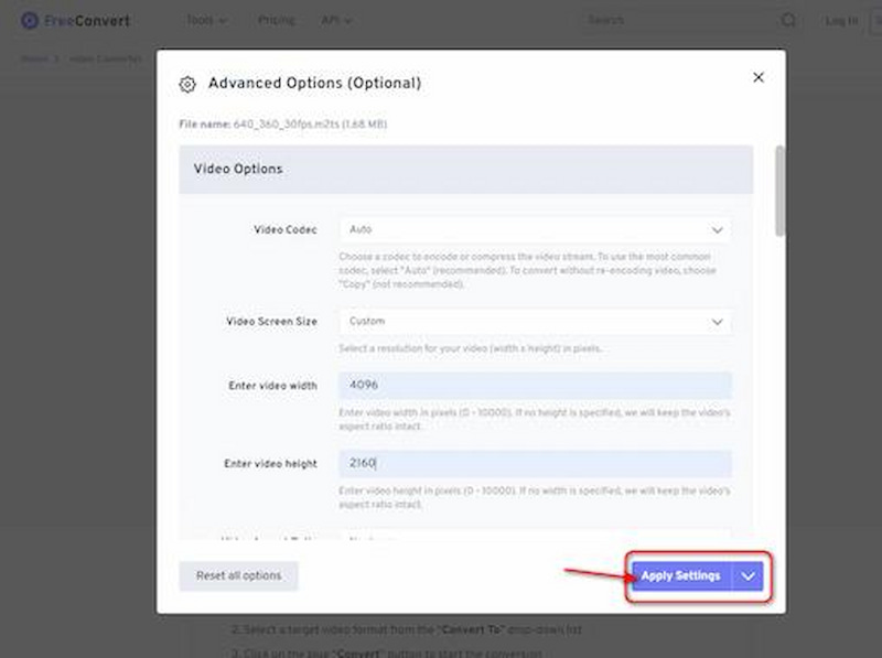 Панель Advanced Options сервиса FreeConvert с настройками видеокодека и размера кадра
