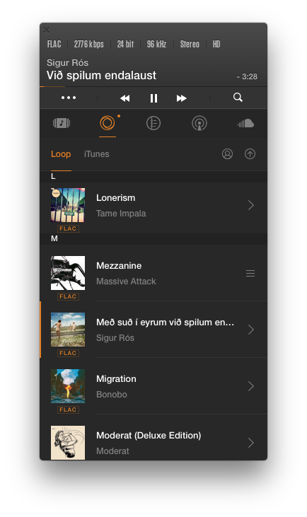 Интерфейс VOX Music Player на macOS с текущим треком, параметрами аудио и списком композиции