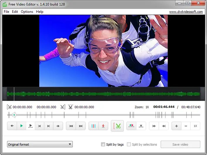 Интерфейс Free Video Editor — преемника Free Video Dub с окном просмотра, временной шкалой и кнопками монтажа